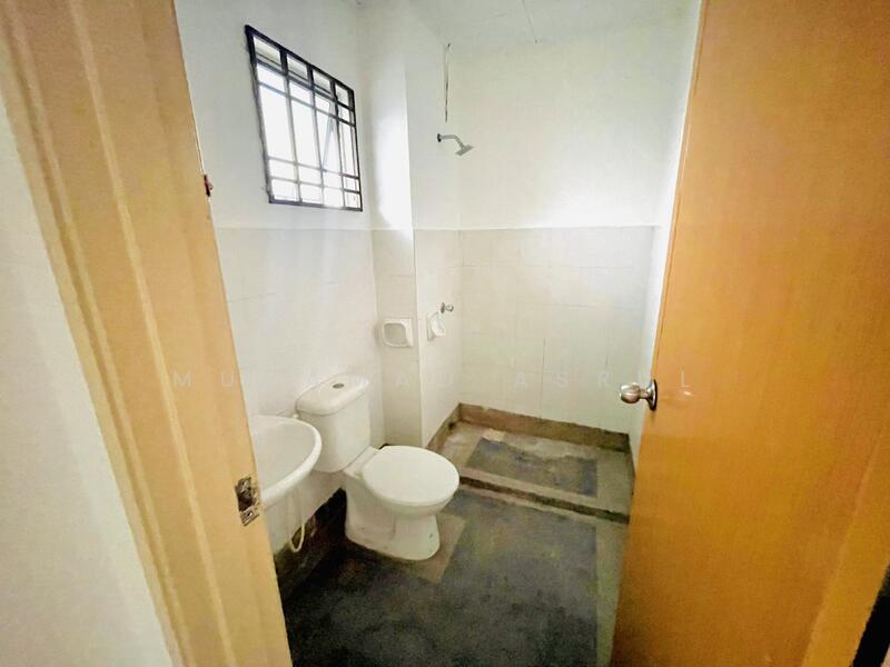 2-storey Terraced House for Sale in Taman Tasik Puchong (Puchong) - Muhamad Asrul - Bathroom - PropertyGuru.com.my