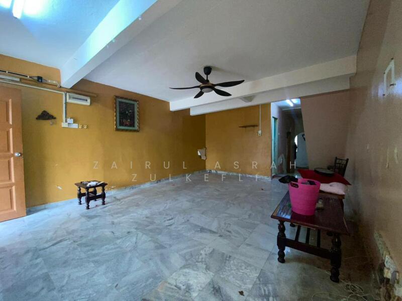 2-storey Terraced House for Sale in Taman Sri Watan (Ampang) - Zairul Asrah Zulkefli - Living Room - PropertyGuru.com.my