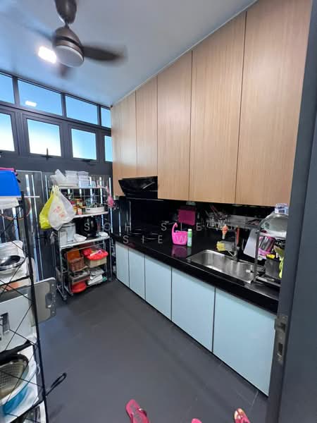 Service Residence for Sale at Park Regent @Desa Park City - Soh Siew Siew - Kitchen - PropertyGuru.com.my