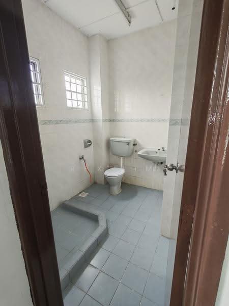 2-storey Terraced House for Sale in Bandar Puchong Utama (Puchong) - REX LIM - Bathroom - PropertyGuru.com.my