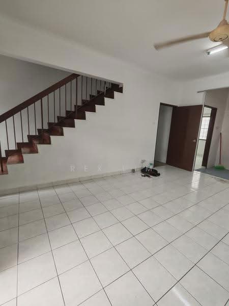 2-storey Terraced House for Sale in Bandar Puchong Utama (Puchong) - REX LIM - Living Room - PropertyGuru.com.my