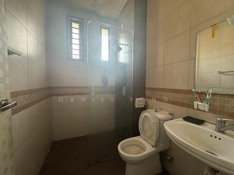 Cluster House for Sale in Taman Seri Austin (Tebrau) - Daniel Yong - Bathroom - PropertyGuru.com.my