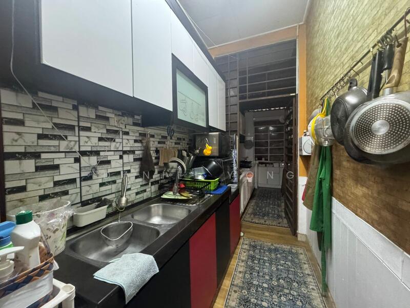 Cluster House for Sale in Taman Seri Austin (Tebrau) - Daniel Yong - Kitchen - PropertyGuru.com.my