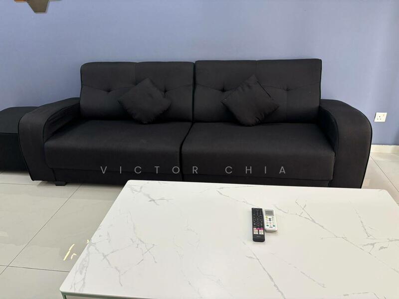 Kondominium untuk Dijual di Bay Point @ Country Garden Danga Bay - Victor Chia - Living Room - PropertyGuru.com.my