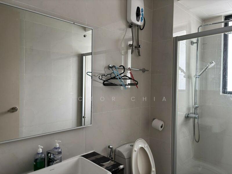 Kondominium untuk Dijual di Bay Point @ Country Garden Danga Bay - Victor Chia - Bathroom - PropertyGuru.com.my