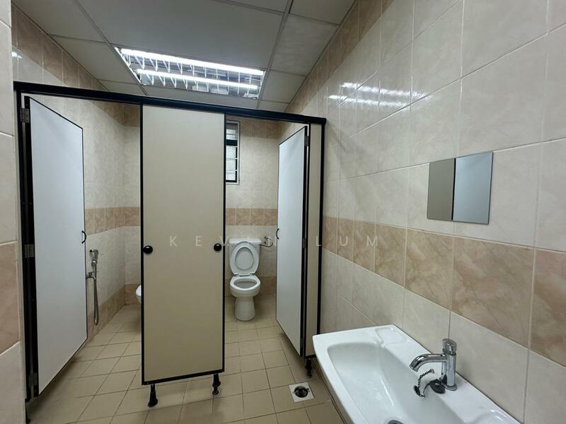 Shop for Rent in KL City Centre (Kuala Lumpur) - Kevin Lum - Bathroom - PropertyGuru.com.my
