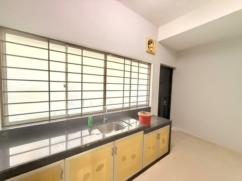 2-storey Terraced House for Sale in Taman Seri Austin (Tebrau) - Melinda Ee - Kitchen - PropertyGuru.com.my