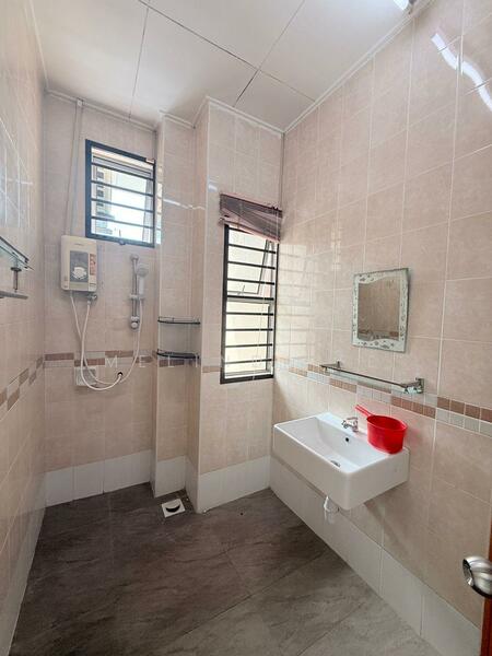 2-storey Terraced House for Sale in Taman Seri Austin (Tebrau) - Melinda Ee - Bathroom - PropertyGuru.com.my