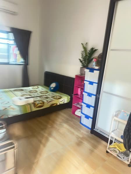 3-storey Terraced House for Sale in Bandar Puchong Utama (Puchong) - Kelvin Thong - Bedroom - PropertyGuru.com.my