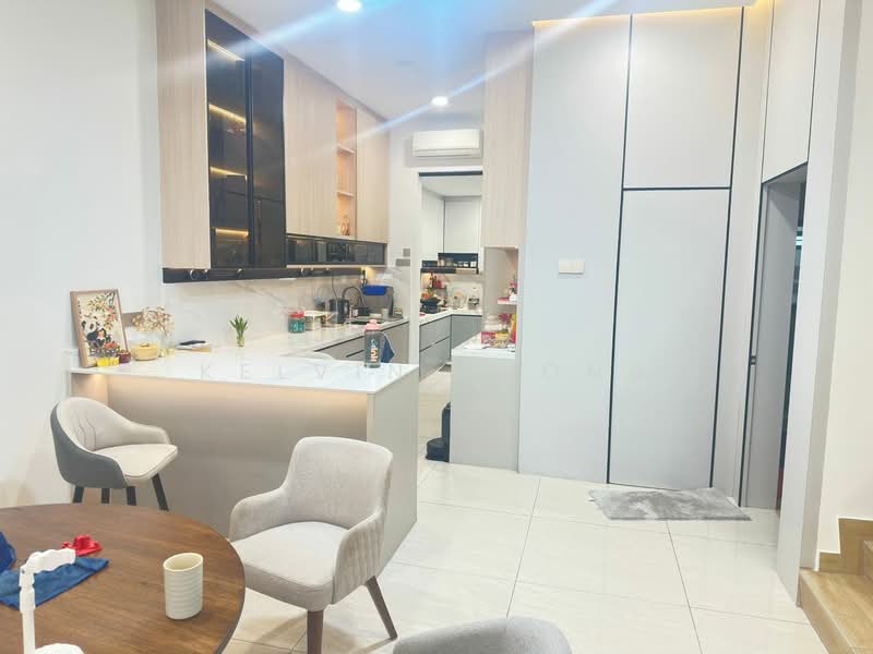 3-storey Terraced House for Sale in Bandar Puchong Utama (Puchong) - Kelvin Thong - Kitchen - PropertyGuru.com.my