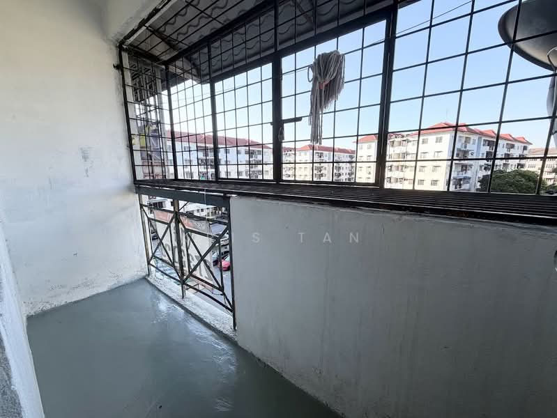 Flat for Rent at Pendekar - Kris Tan - Balcony - PropertyGuru.com.my