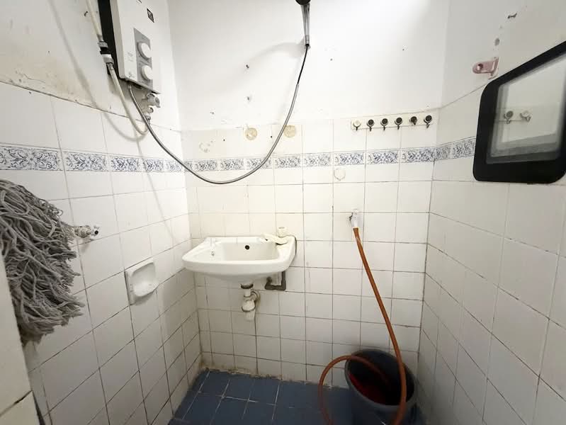 Flat for Rent at Pendekar - Kris Tan - Bathroom - PropertyGuru.com.my