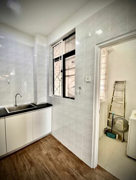 Eden Seaview Condominium untuk Untuk Disewa - RM 1,600 /bulan, Mac 2026 - Kitchen - PropertyGuru.com.my