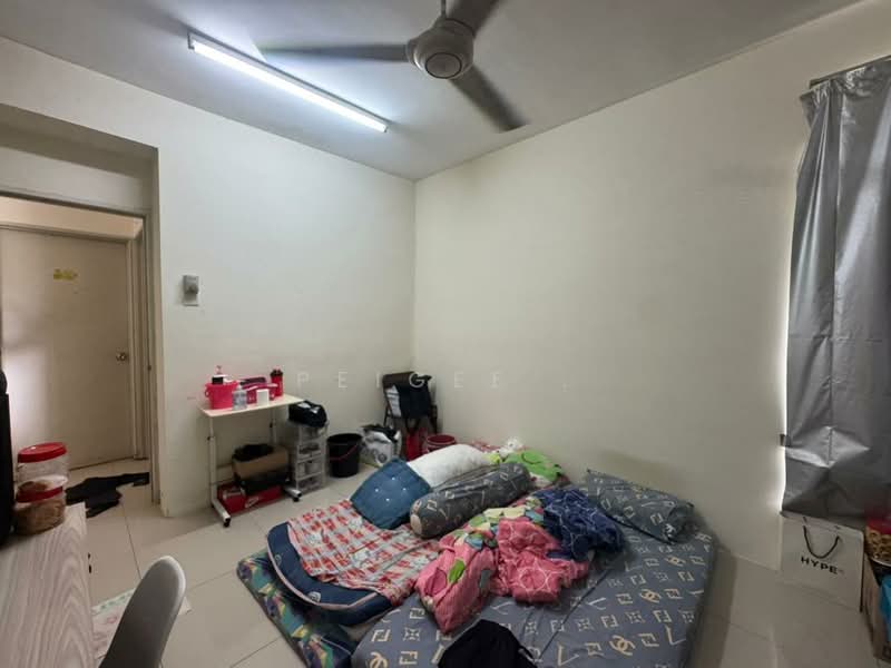 Condominium for Sale at Platinum Lake PV 15 - PeiGee . - Bedroom - PropertyGuru.com.my