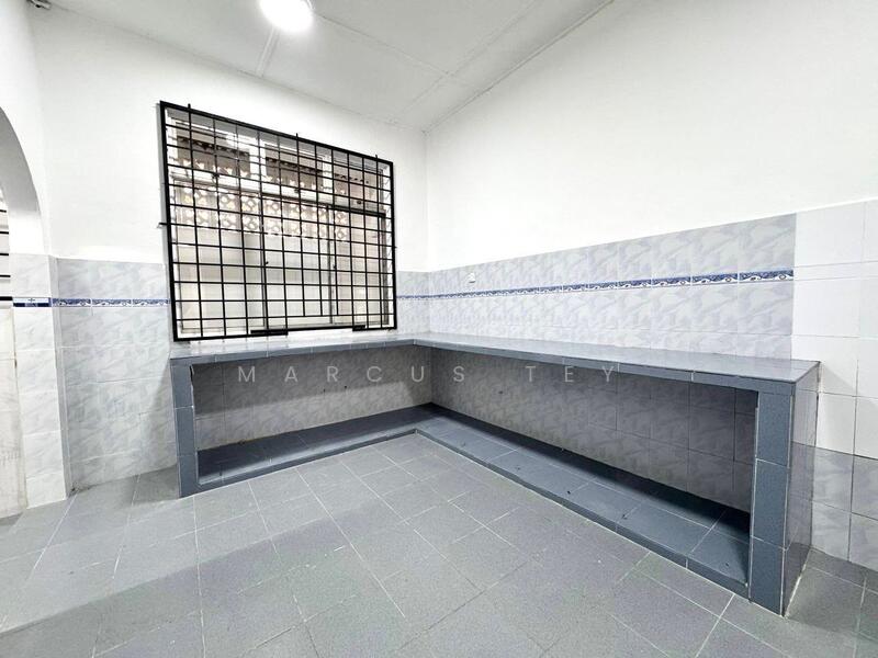 1-storey Terraced House for Sale in Taman Universiti (Skudai) - Marcus Tey - Kitchen - PropertyGuru.com.my