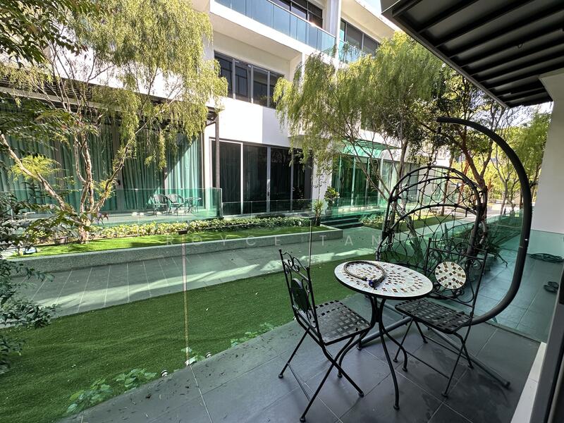 Rumah Teres 3 Tingkat untuk Dijual di Bandar Nusaputra (Puchong) - Royce Tan - Balcony - PropertyGuru.com.my