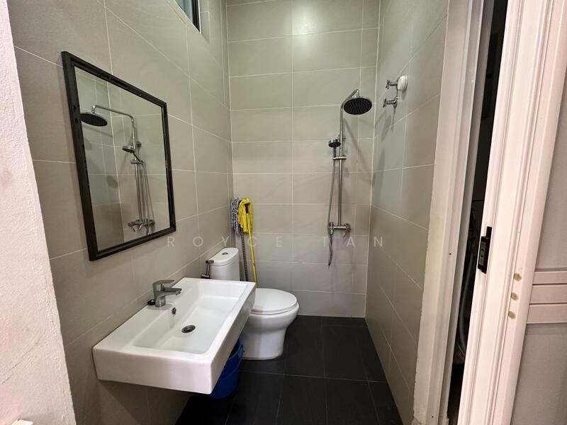 Rumah Teres 3 Tingkat untuk Dijual di Bandar Nusaputra (Puchong) - Royce Tan - PropertyGuru.com.my