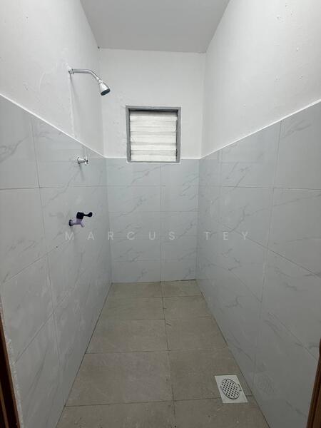 2-storey Terraced House for Sale in Taman Skudai Baru (Skudai) - Marcus Tey - Bathroom - PropertyGuru.com.my