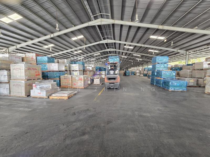 For Rent - Detached Factory for Rent, Kulai, Available Now, Land area 5 acres, c/w 8 loading bays