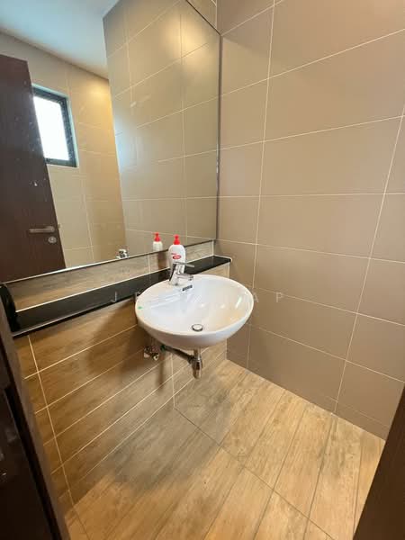 Rumah Teres 2 Tingkat untuk Disewa di Iskandar Puteri (Nusajaya) (Johor) - Jeff Yap - Bathroom - PropertyGuru.com.my