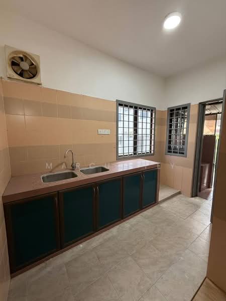 Rumah Teres 2 Tingkat untuk Dijual di Taman Mount Austin (Tebrau) - Marcus Tey - Kitchen - PropertyGuru.com.my