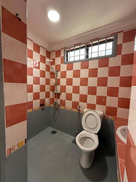 Rumah Teres 2 Tingkat untuk Dijual di Taman Mount Austin (Tebrau) - Marcus Tey - Bathroom - PropertyGuru.com.my