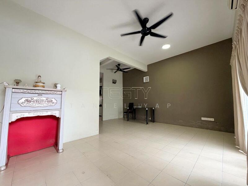 2-storey Terraced House for Sale in Klang (Selangor) - Taniel Yap - Living Room - PropertyGuru.com.my