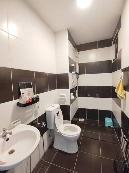 Service Residence for Rent at Sky Oasis Residence (Pangsapuri Oasis 1) - Jaslyn Tan - Bathroom - PropertyGuru.com.my