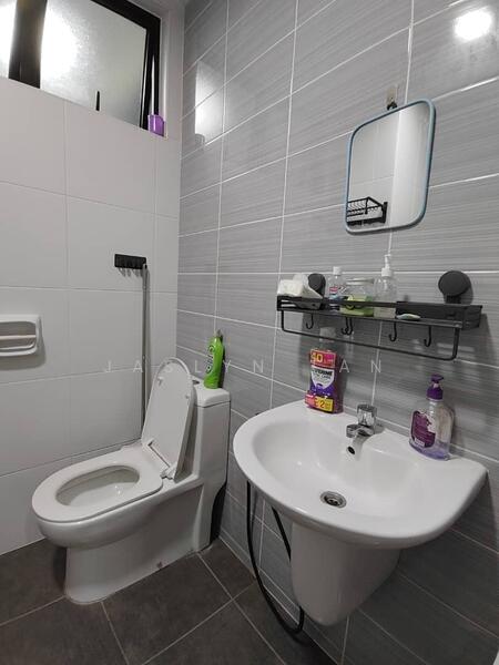 Service Residence for Rent at Sky Oasis Residence (Pangsapuri Oasis 1) - Jaslyn Tan - Bathroom - PropertyGuru.com.my