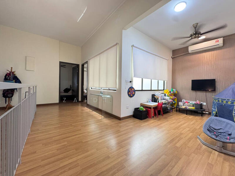 2-storey Terraced House for Sale in Denai Alam (Shah Alam) - Zaidi Idris - Living Room - PropertyGuru.com.my