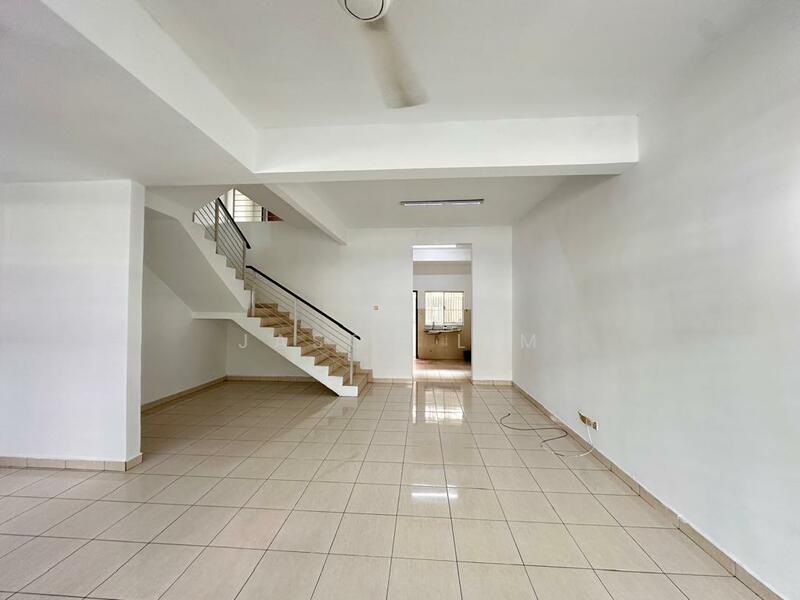2-storey Terraced House for Sale in Klang (Selangor) - Jason Lim - Living Room - PropertyGuru.com.my