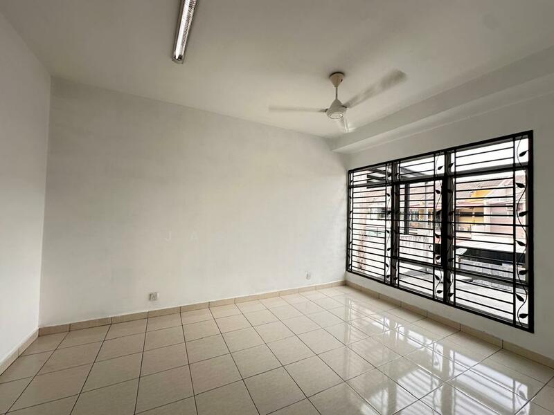 2-storey Terraced House for Sale in Klang (Selangor) - Jason Lim - Bedroom - PropertyGuru.com.my