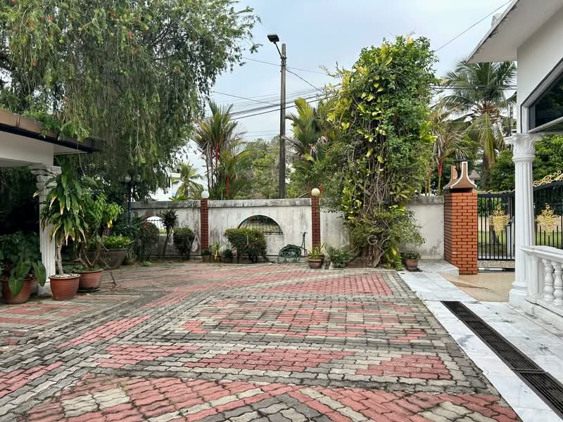 Bungalow for Sale in Taman Tunku Kurshiah (Sikamat) - Janice Ng - Exterior - PropertyGuru.com.my