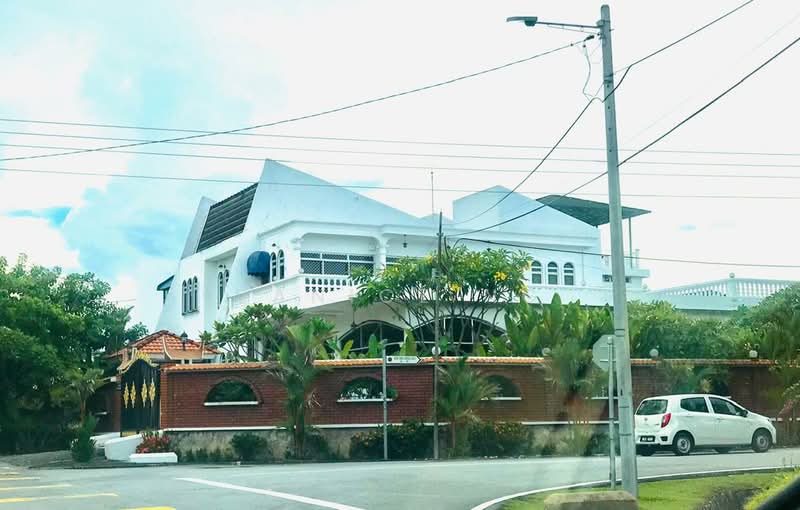 Bungalow for Sale in Taman Tunku Kurshiah (Sikamat) - Janice Ng - Exterior - PropertyGuru.com.my