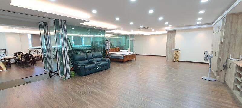 Untuk Disewa - Puchong Furnished Office with LIFT (Next To MRT / LRT Station)