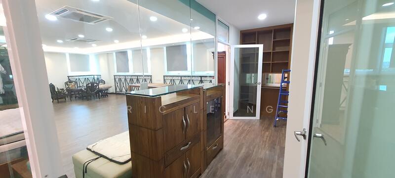 Untuk Disewa - Puchong Furnished Office with LIFT (Next To MRT / LRT Station)