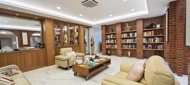 Untuk Disewa - Puchong Furnished Office with LIFT (Next To MRT / LRT Station)