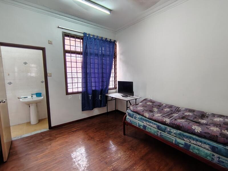 Taman Sutera 2 Storey untuk Untuk Disewa - RM 2,200 /bulan, Feb 2026 - Bedroom - PropertyGuru.com.my