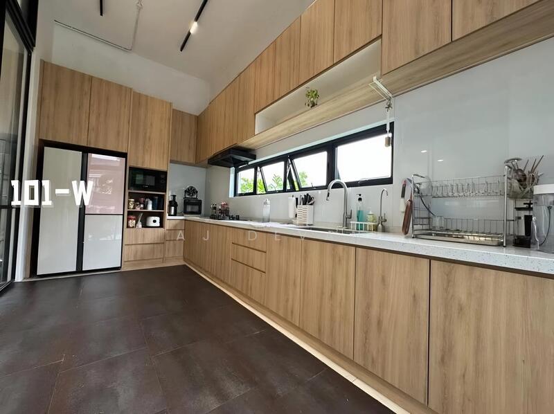 Semi-Detached House for Sale in Setia Alam (Selangor) - AJ Devan - Kitchen - PropertyGuru.com.my