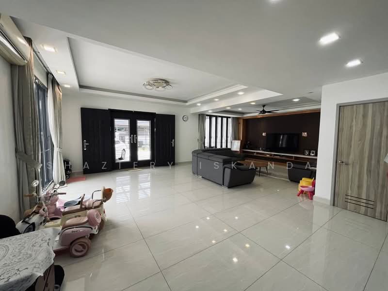 3-storey Terraced House for Sale in Bandar Baru Sungai Long (Kajang) - Shaziery Iskandar - Living Room - PropertyGuru.com.my
