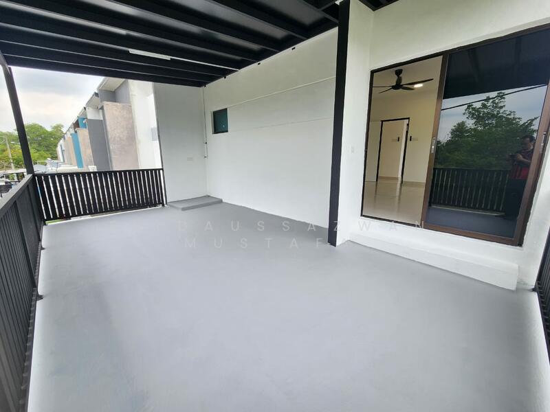 2-storey Terraced House for Sale in Rawang (Selangor) - Firdaussazwan Mustafa - Balcony - PropertyGuru.com.my
