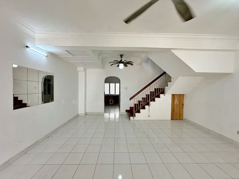 Rumah Teres 2 Tingkat untuk Dijual di Puchong (Selangor) - Muhammad Ashraf . - Living Room - PropertyGuru.com.my