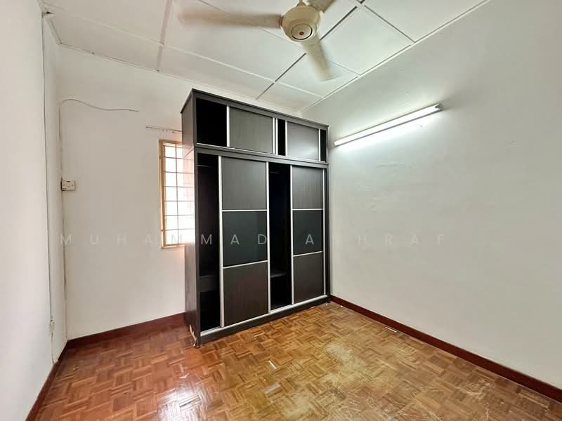Rumah Teres 2 Tingkat untuk Dijual di Puchong (Selangor) - Muhammad Ashraf . - Bedroom - PropertyGuru.com.my