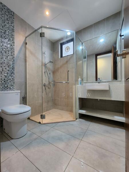 Condominium for Rent at Queens Residences Q2 @ Queens Waterfront - Lei Seow - Bathroom - PropertyGuru.com.my