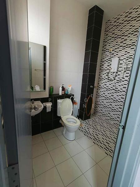 2-storey Terraced House for Sale in Johor Bahru (Johor) - Phang Elainne - Bathroom - PropertyGuru.com.my