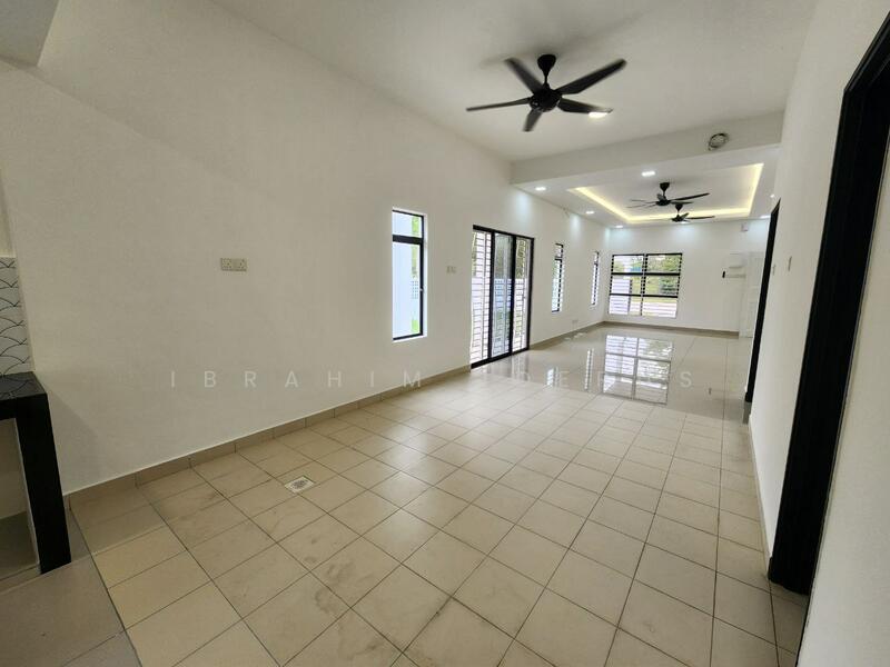 2-storey Terraced House for Sale in Rawang (Selangor) - Ibrahim Iderus - Living Room - PropertyGuru.com.my