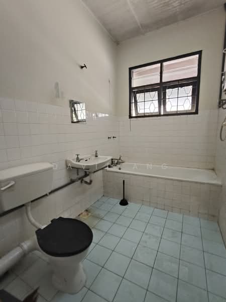 Taman OUG untuk Untuk Disewa - RM 1,600 /bulan, Mac 2026 - Bathroom - PropertyGuru.com.my
