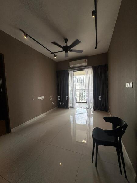 Bay Point @ Country Garden Danga Bay untuk Untuk Disewa - RM 2,500 /bulan, Mac 2026 - Living Room - PropertyGuru.com.my