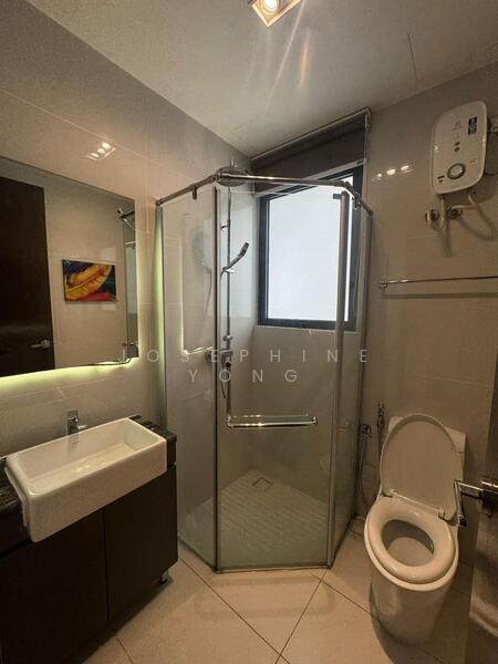 Bay Point @ Country Garden Danga Bay untuk Untuk Disewa - RM 2,500 /bulan, Mac 2026 - Bathroom - PropertyGuru.com.my