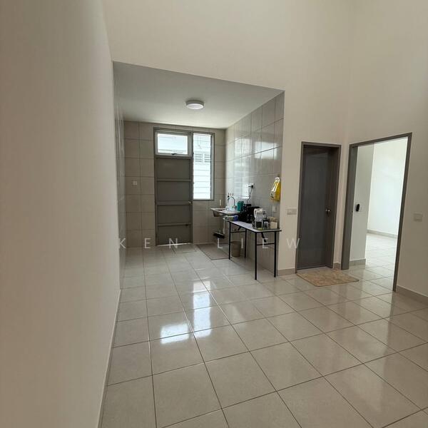 Bandar Putra Kulai untuk Untuk Disewa - RM 2,000 /bulan, Mac 2026 - Kitchen - PropertyGuru.com.my